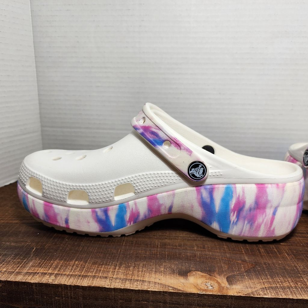 Women's Plataform Crocs Clogs Shoes Size 9 White Multicolor - Pink and Purple